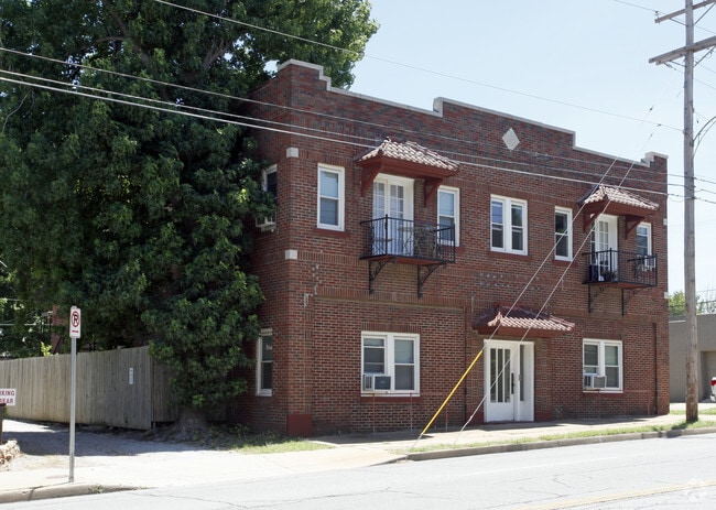 Building Photo - 651 S Peoria Ave