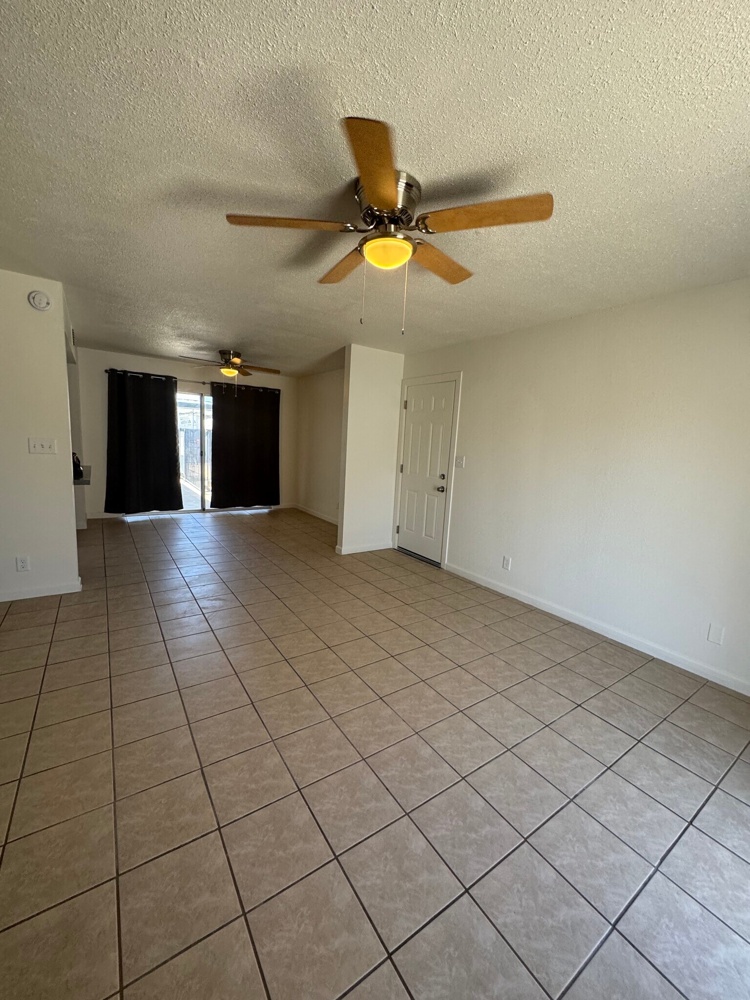 living room / dining room - 3611 Buena Vista Ave