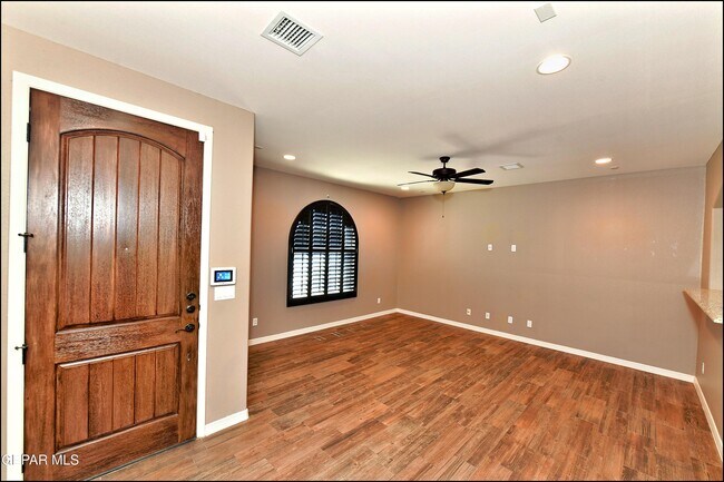 Building Photo - 3741 Loma Adriana