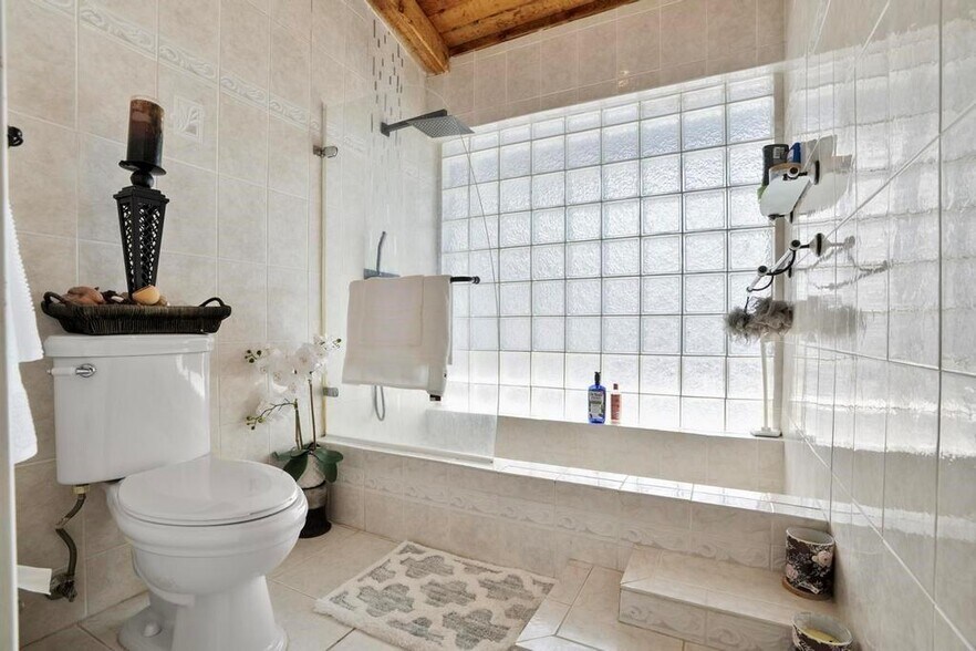 Building Photo - 8050 NW 47th Ct