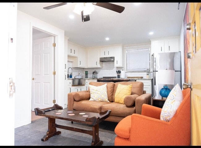 Building Photo - 2951 Iola St