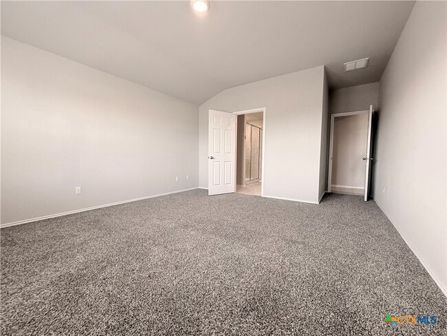 Building Photo - 5700 Great Divide Rd