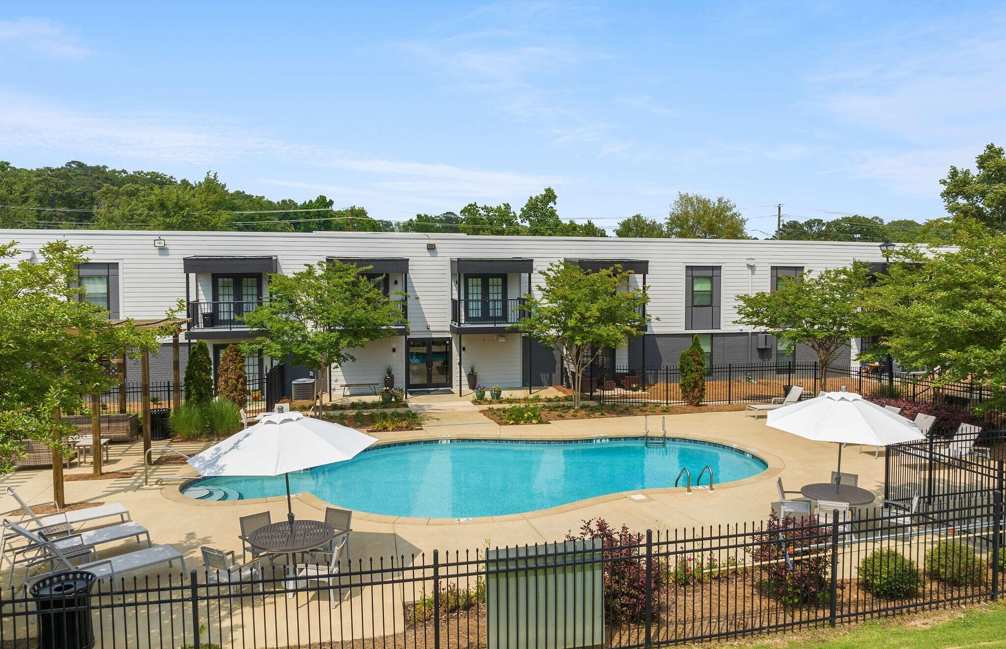 Building Photo - 3450 Manor Dr