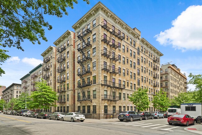 Building Photo - 305 W 150th St