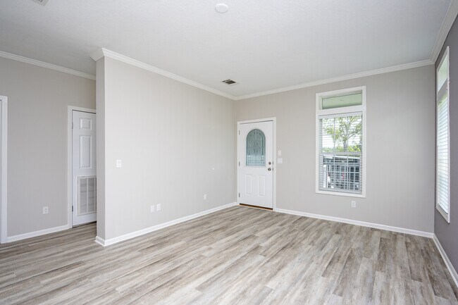 Building Photo - 1620 Killarney Ct