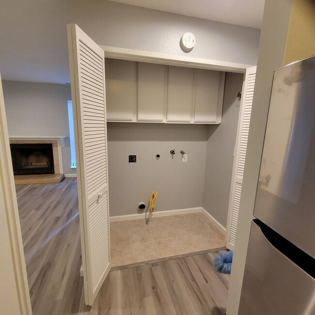 Building Photo - 2 Bedroom, 2 Bathroom Condo for Rent in Martinez, CA