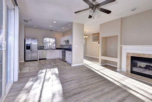 Building Photo - Updated Kiln Creek Home