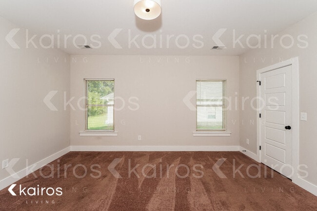 Building Photo - 131 Maple Leaf Dr