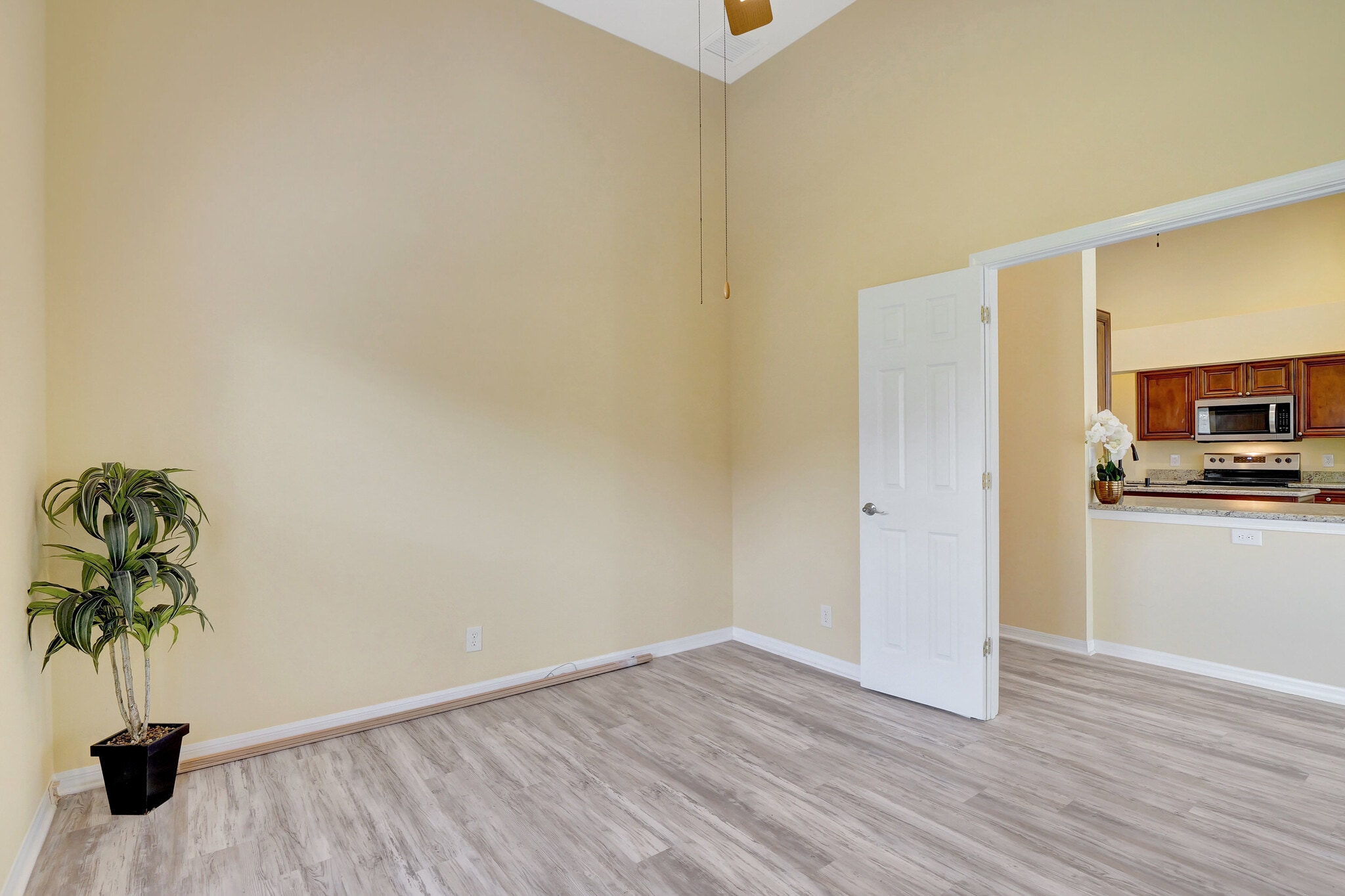 Building Photo - 22076 Seashore Cir