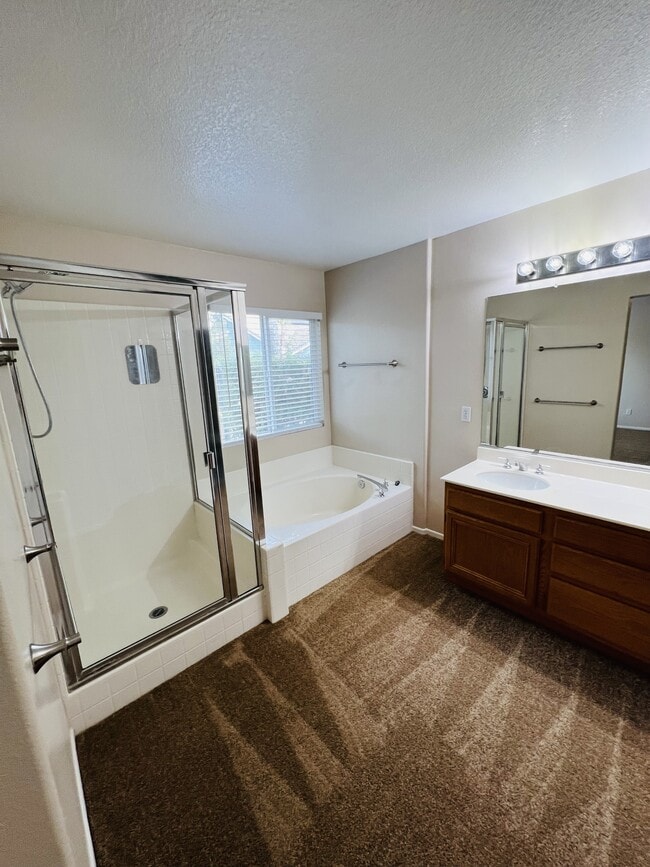 Building Photo - 31182 Amsterdam Rd