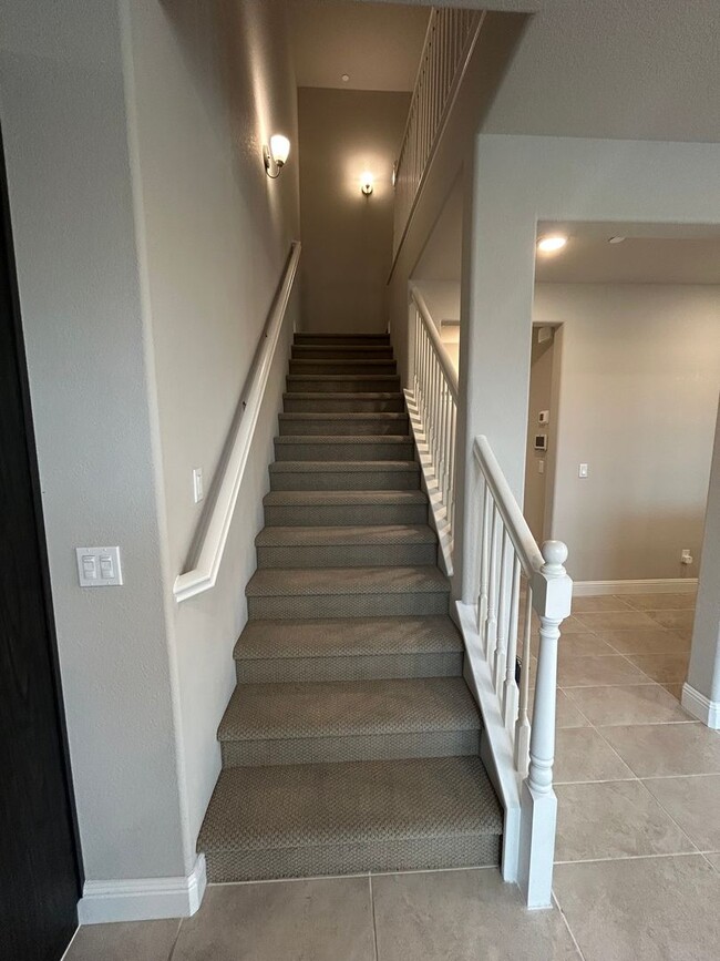 Building Photo - REDUCED!!!