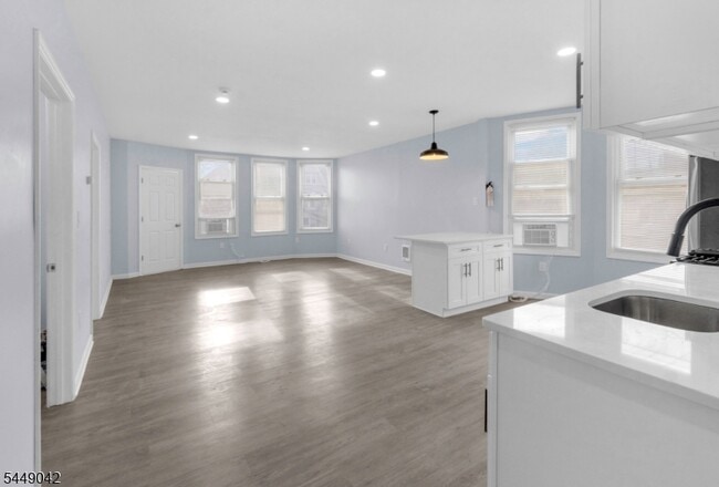 Building Photo - 100 Haledon Ave