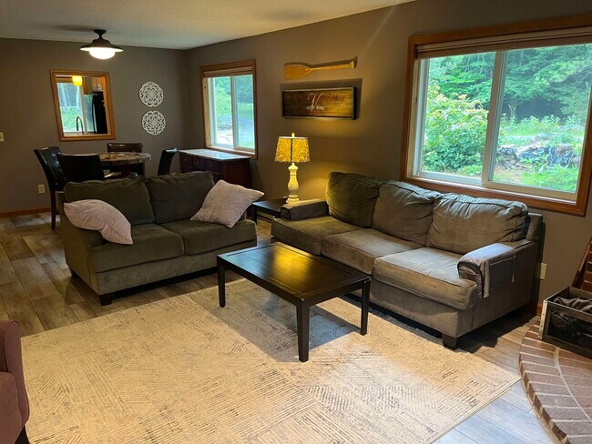 Building Photo - 9 Fawn Meadows