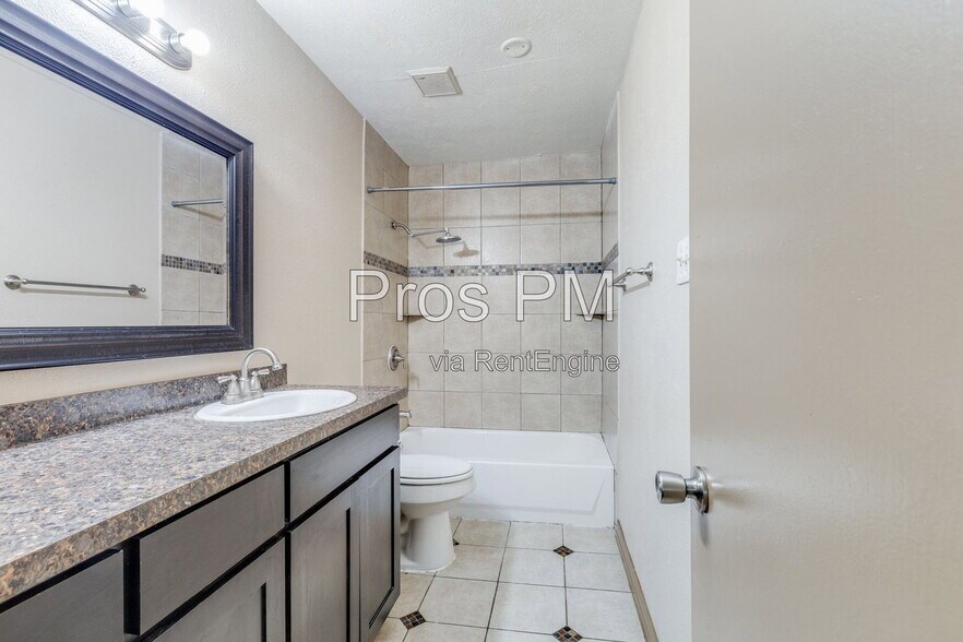 Building Photo - 7117 Edinburg Dr