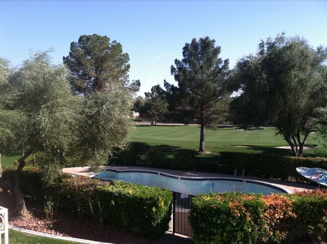 Building Photo - Las Vegas Country Club. Modernized and Upg...