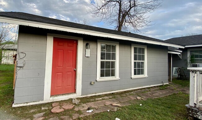 Building Photo - 433 Kayton Ave