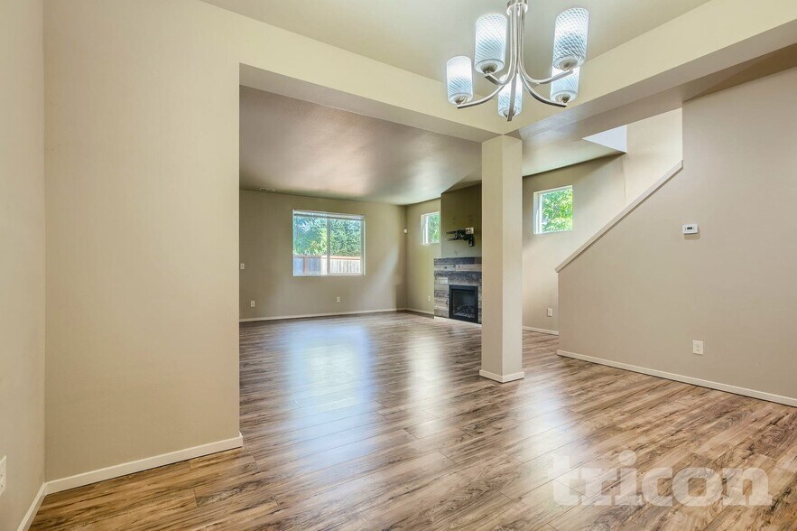 Building Photo - 20615 7th Ave Ct E