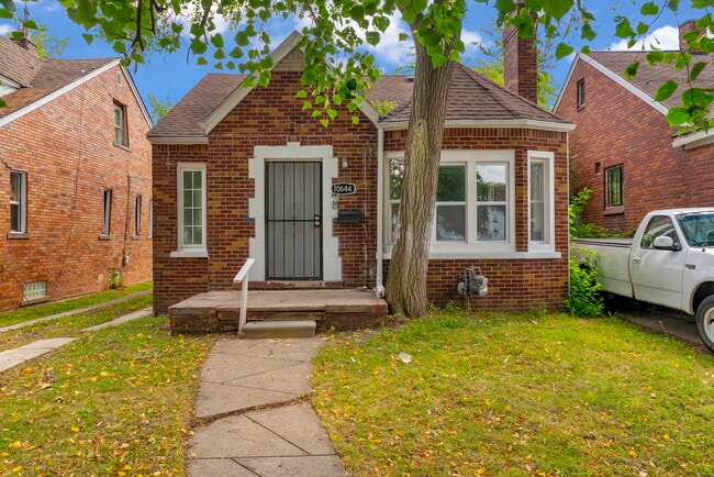 Primary Photo - 10644 Stratman St