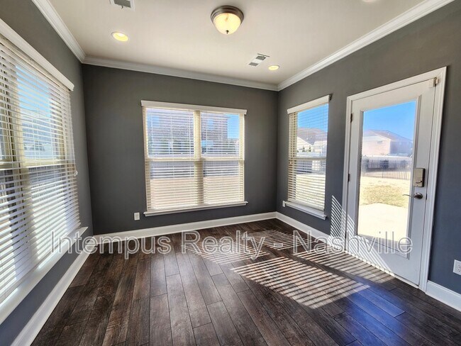 Building Photo - 1005 Maleventum Way
