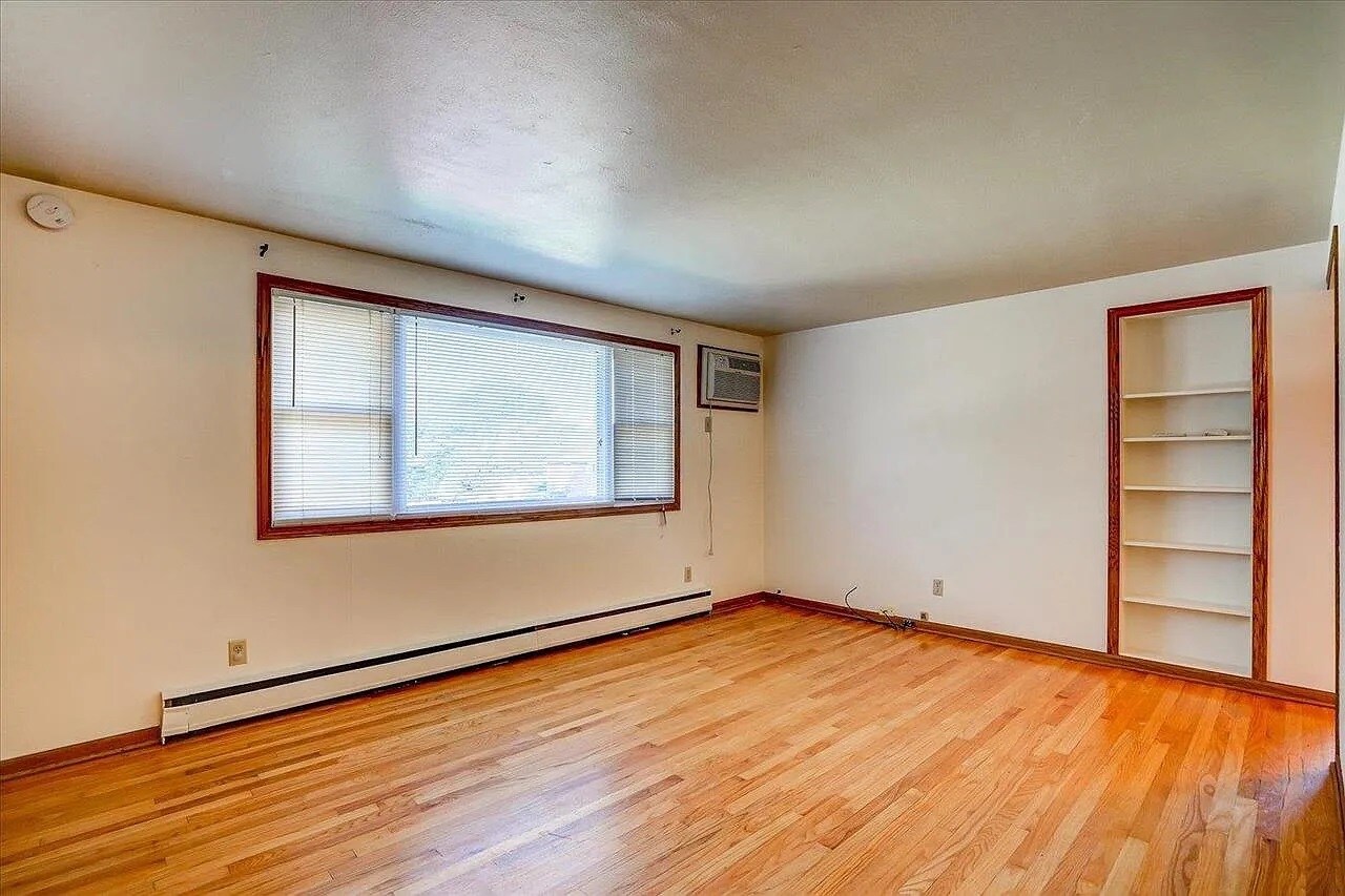 Building Photo - 1165 Petra Pl