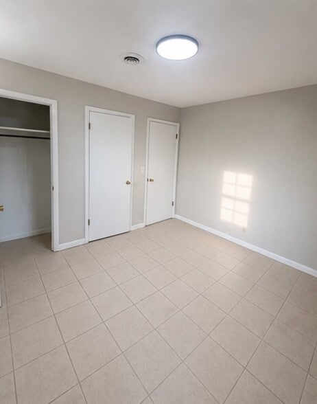 Building Photo - 690 Huntington Pkwy