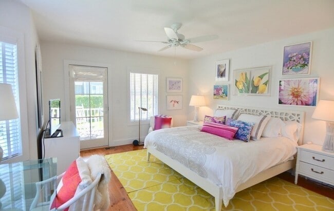 Building Photo - 10 Brant Point Road