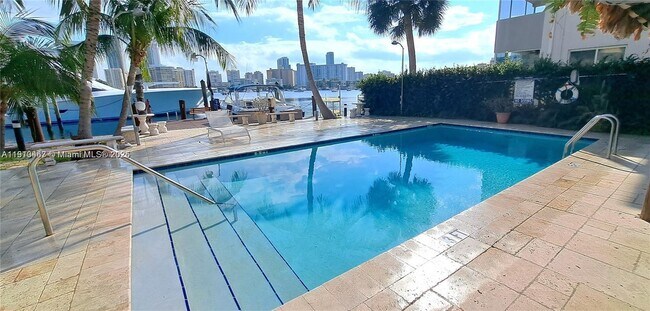 Building Photo - 468 Golden Isles Dr