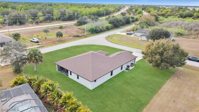 Building Photo - 569 Croydon Ave S