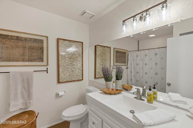 Building Photo - 2549 N Palo Santo Dr