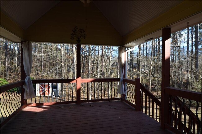 Building Photo - 140 Stewart Dr