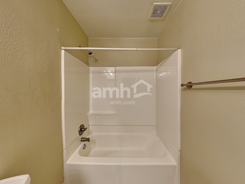 Building Photo - 285 Octillo St