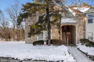 Building Photo - 321 Tavistock Rd