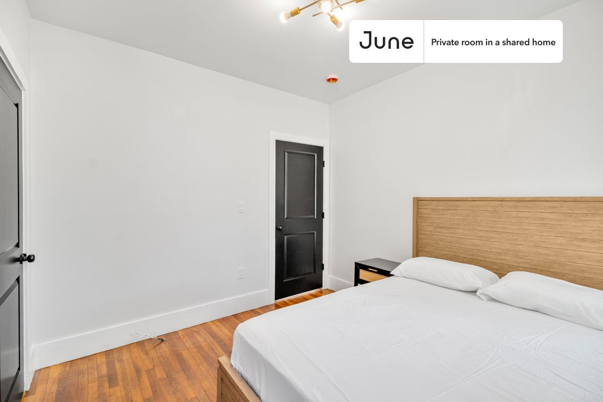 Building Photo - Room in Shared 5 bed/2 bath home