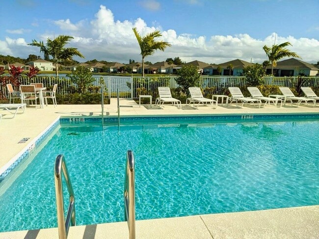 Building Photo - 605 Lychee Ln