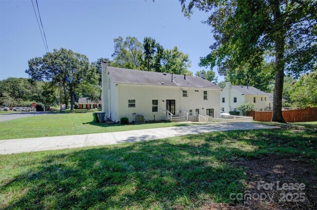 Building Photo - 3900 Rhodes Ave