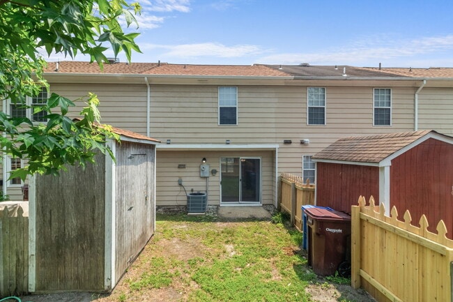 Building Photo - 908 Spinnaker Ct