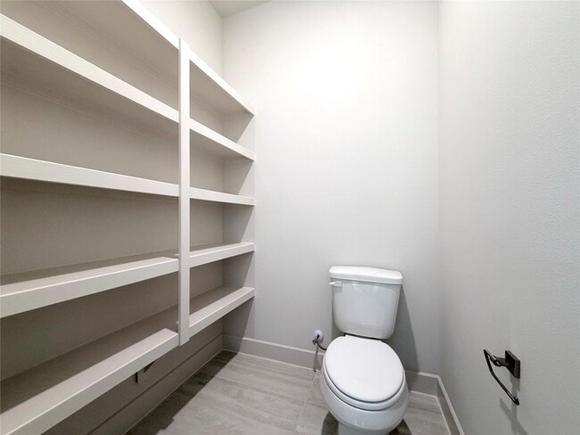 Building Photo - 31174 Riley Hts Dr