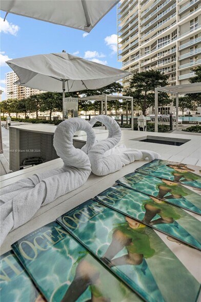 Building Photo - 495 Brickell Ave