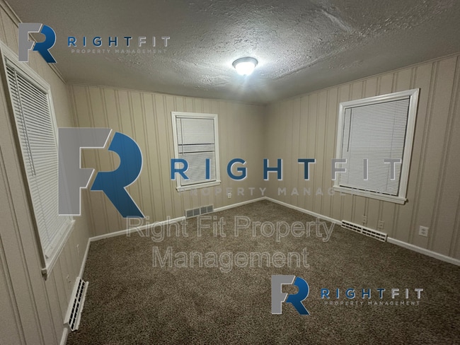 Building Photo - 1430 Amberly Dr