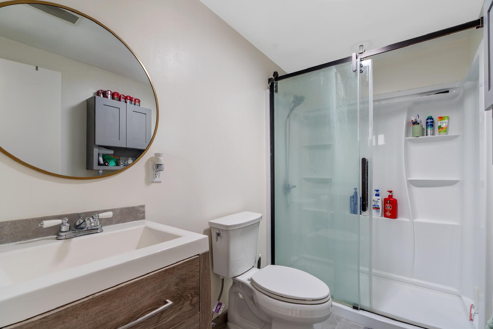 Building Photo - 740 Carmelita Pl