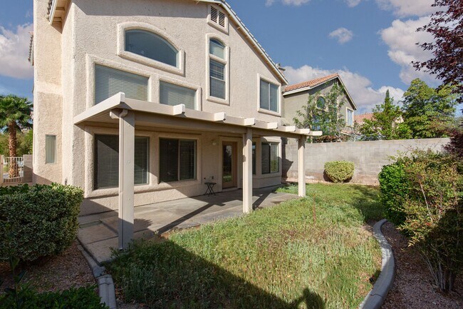 Building Photo - Great 5 Bedroom Home in Summerlin