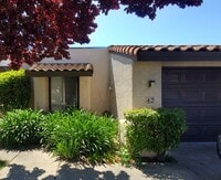 Building Photo - 3bd/2ba Home with Two Car Garage