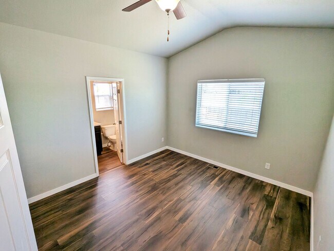 Building Photo - 9625 Rubicon Dr
