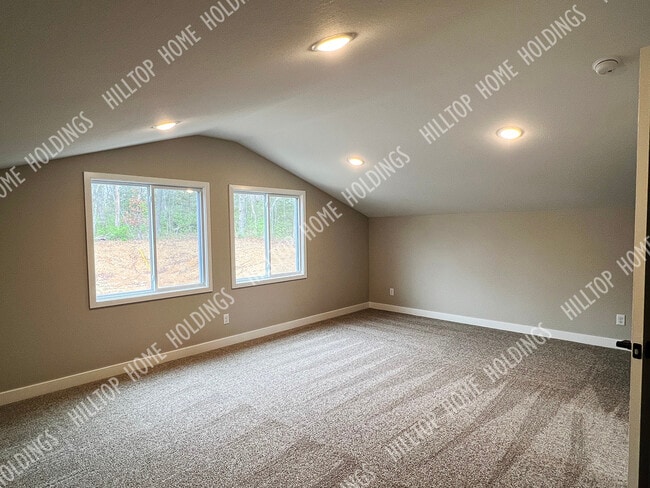 Building Photo - 12 Frazier Oaks Rd
