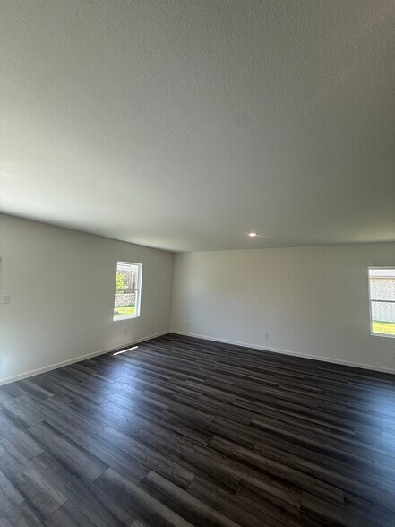 Building Photo - 906 Independence Trl
