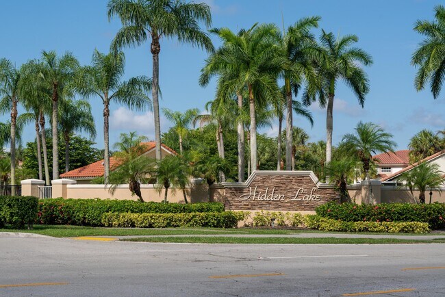 Building Photo - 10651 Buttonwood Lake Dr