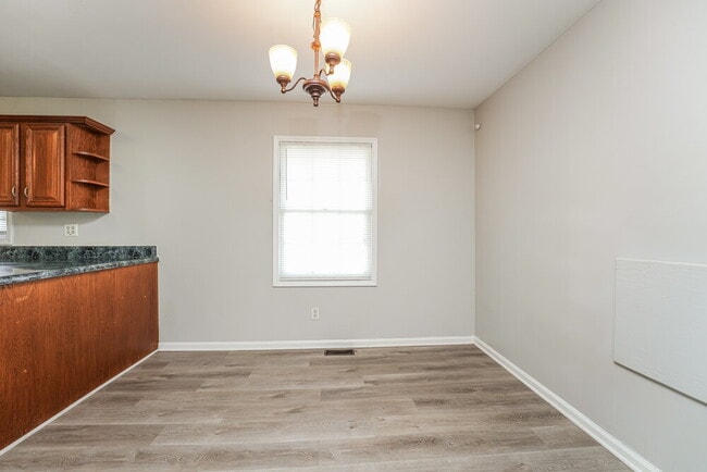 Building Photo - 454 New St