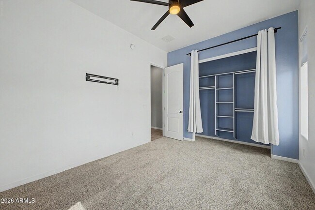 Building Photo - 1902 E Desert Ln