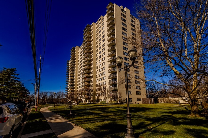 Welcome to Country Club Towers I, where modern living meets convenience. Enjoy stunning views, spacious layouts, and beautifully landscaped grounds. Your ideal home awaits—schedule a tour today to see it for yourself! - Country Club Towers I and II