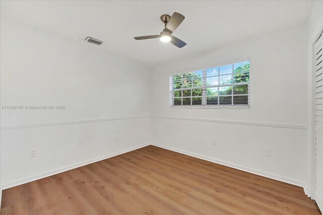Building Photo - 4090 SW 69th Ave